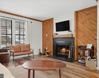 475 King St A - Photo Thumbnail 5
