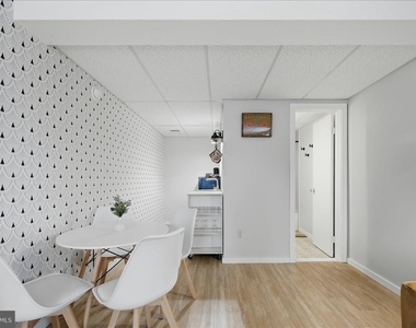 475 King St A - Photo Thumbnail 33