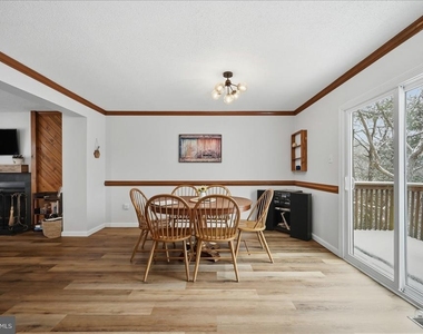 475 King St A - Photo Thumbnail 9