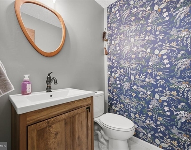 475 King St A - Photo Thumbnail 4