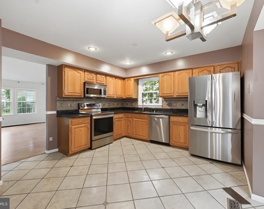 10212 Winged Elm Circle - Photo Thumbnail 2