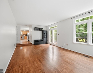 10212 Winged Elm Circle - Photo Thumbnail 4