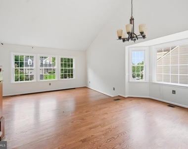 10212 Winged Elm Circle - Photo Thumbnail 5