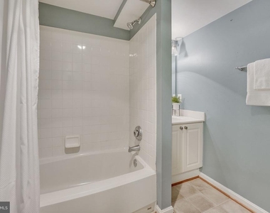 4888 Ebb Tide Court - Photo Thumbnail 31