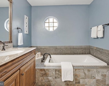 4888 Ebb Tide Court - Photo Thumbnail 3