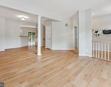 4888 Ebb Tide Court - Photo Thumbnail 18