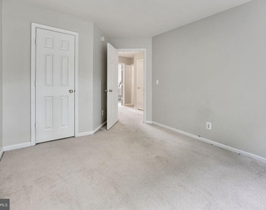 4888 Ebb Tide Court - Photo Thumbnail 22