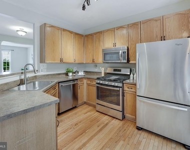 4888 Ebb Tide Court - Photo Thumbnail 4