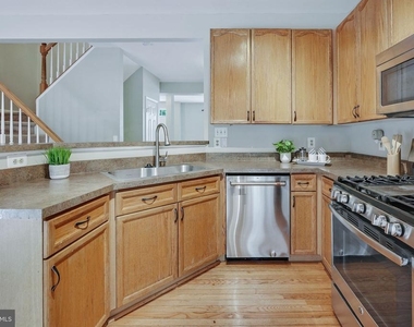 4888 Ebb Tide Court - Photo Thumbnail 5