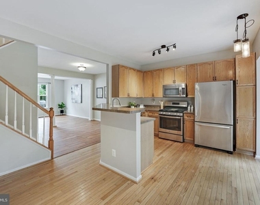 4888 Ebb Tide Court - Photo Thumbnail 9