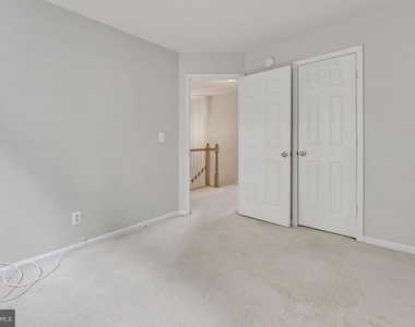 4888 Ebb Tide Court - Photo Thumbnail 23