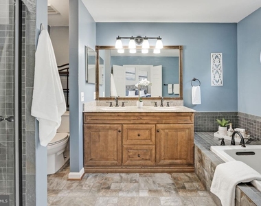 4888 Ebb Tide Court - Photo Thumbnail 2