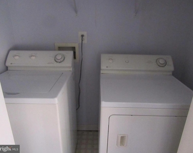 10339 Gent Court - Photo Thumbnail 16