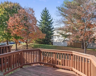 10339 Gent Court - Photo Thumbnail 23