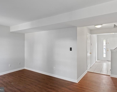 10339 Gent Court - Photo Thumbnail 12