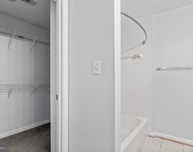 10339 Gent Court - Photo Thumbnail 30