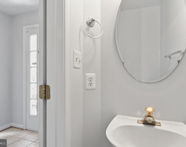 10339 Gent Court - Photo Thumbnail 10