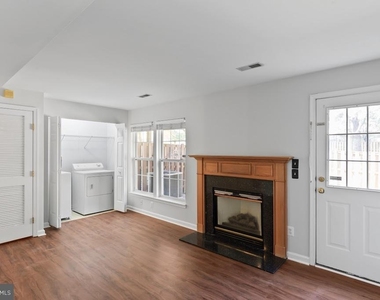 10339 Gent Court - Photo Thumbnail 14