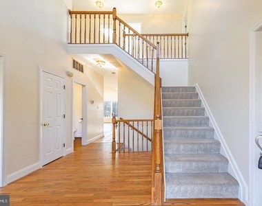 36767 Pelham Court - Photo Thumbnail 2
