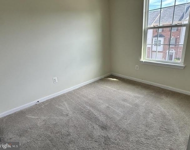 45949 Grammercy Terrace - Photo Thumbnail 30