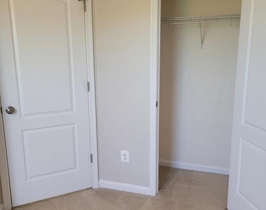 25117 Sweet Myrtle Square - Photo Thumbnail 37