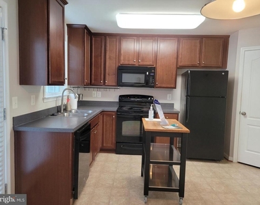 25117 Sweet Myrtle Square - Photo Thumbnail 15