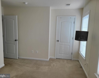 25117 Sweet Myrtle Square - Photo Thumbnail 32