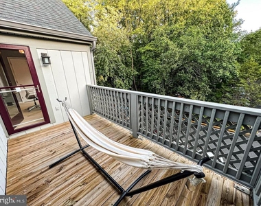 2239 Hunters Run Drive - Photo Thumbnail 13