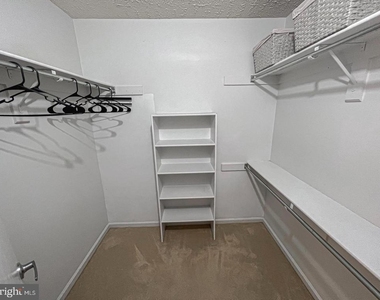 2239 Hunters Run Drive - Photo Thumbnail 24