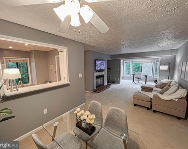 2239 Hunters Run Drive - Photo Thumbnail 14