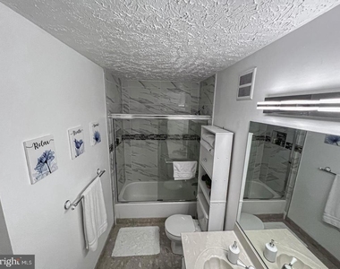 2239 Hunters Run Drive - Photo Thumbnail 26