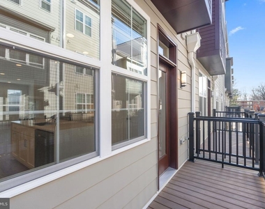 3104 Camber Place - Photo Thumbnail 5