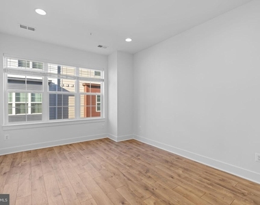 3104 Camber Place - Photo Thumbnail 7