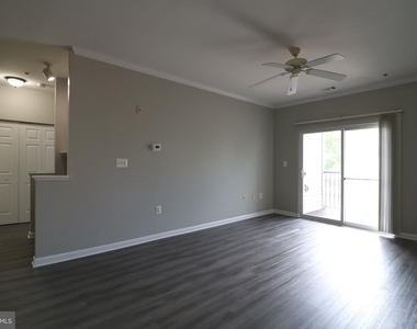 5117 Travis Edward Way - Photo Thumbnail 4