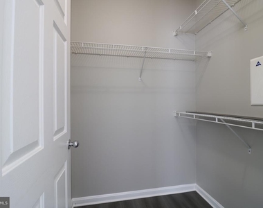 5117 Travis Edward Way - Photo Thumbnail 13