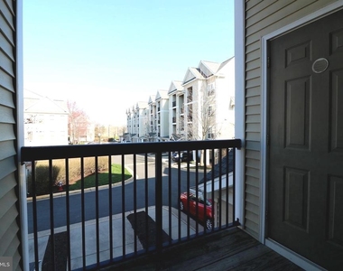 5117 Travis Edward Way - Photo Thumbnail 15