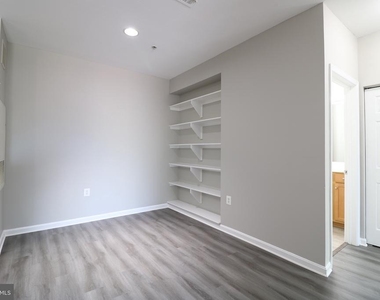 5117 Travis Edward Way - Photo Thumbnail 9