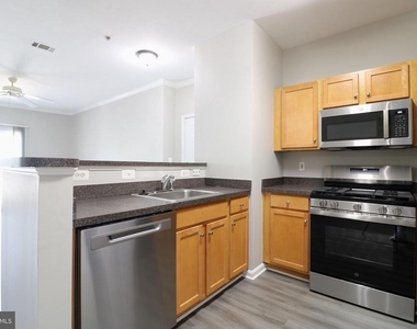 5117 Travis Edward Way - Photo Thumbnail 6