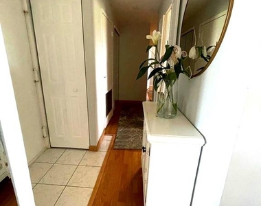 3100 S Manchester Street - Photo Thumbnail 16