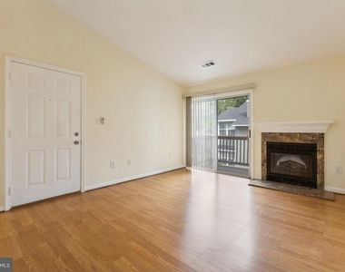 8633 Beekman Place - Photo Thumbnail 11