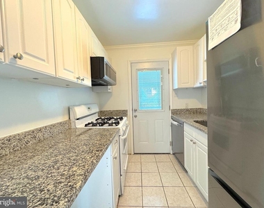 5700 Fenwick Drive - Photo Thumbnail 10