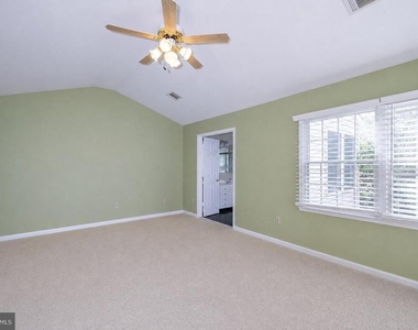 3940 Kathryn Jean Court - Photo Thumbnail 21