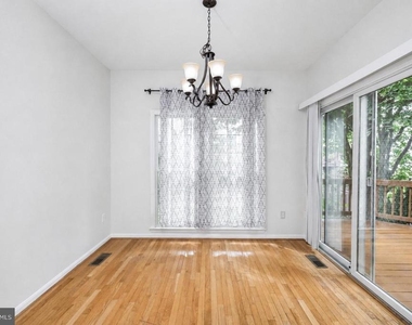 3940 Kathryn Jean Court - Photo Thumbnail 16
