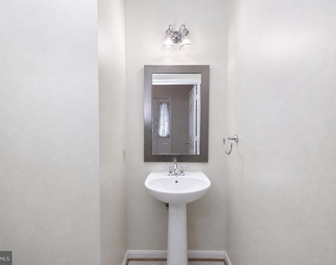 3940 Kathryn Jean Court - Photo Thumbnail 9