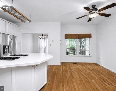 3940 Kathryn Jean Court - Photo Thumbnail 12