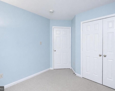 3940 Kathryn Jean Court - Photo Thumbnail 28