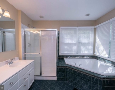 3940 Kathryn Jean Court - Photo Thumbnail 25