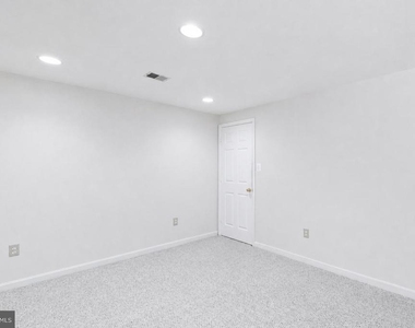 3940 Kathryn Jean Court - Photo Thumbnail 38
