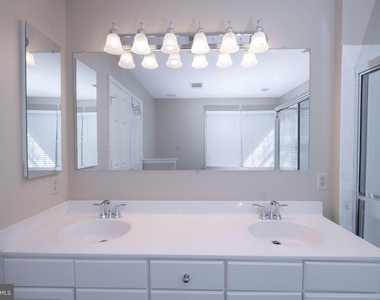 3940 Kathryn Jean Court - Photo Thumbnail 24