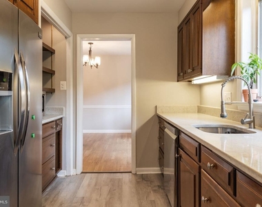 4126 Lenox Drive - Photo Thumbnail 8